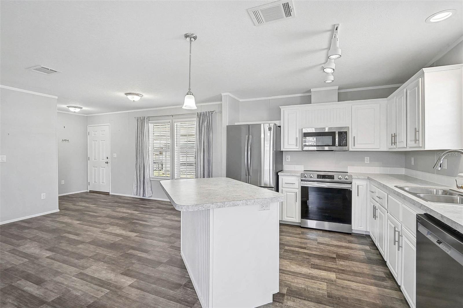 Image 9 of 25 For 2160 Palazza Drive