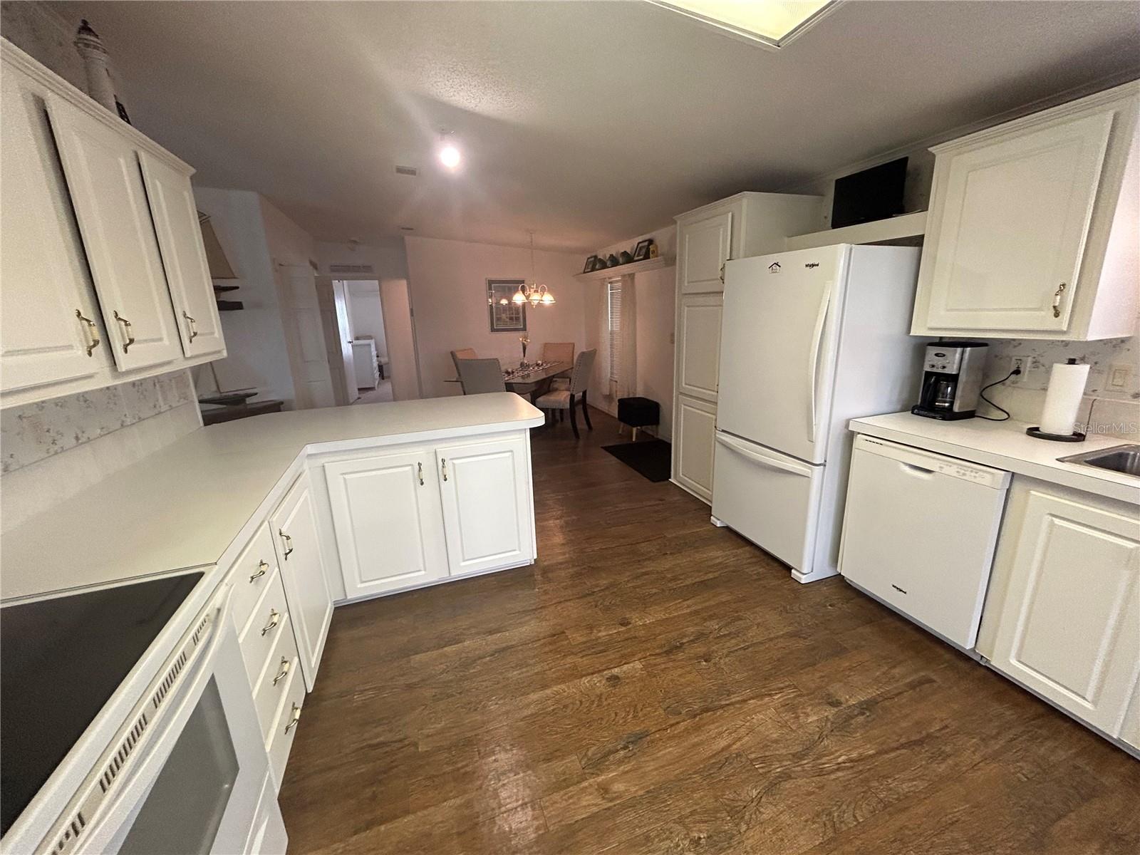 Image 4 of 23 For 145 Begonia Terrace