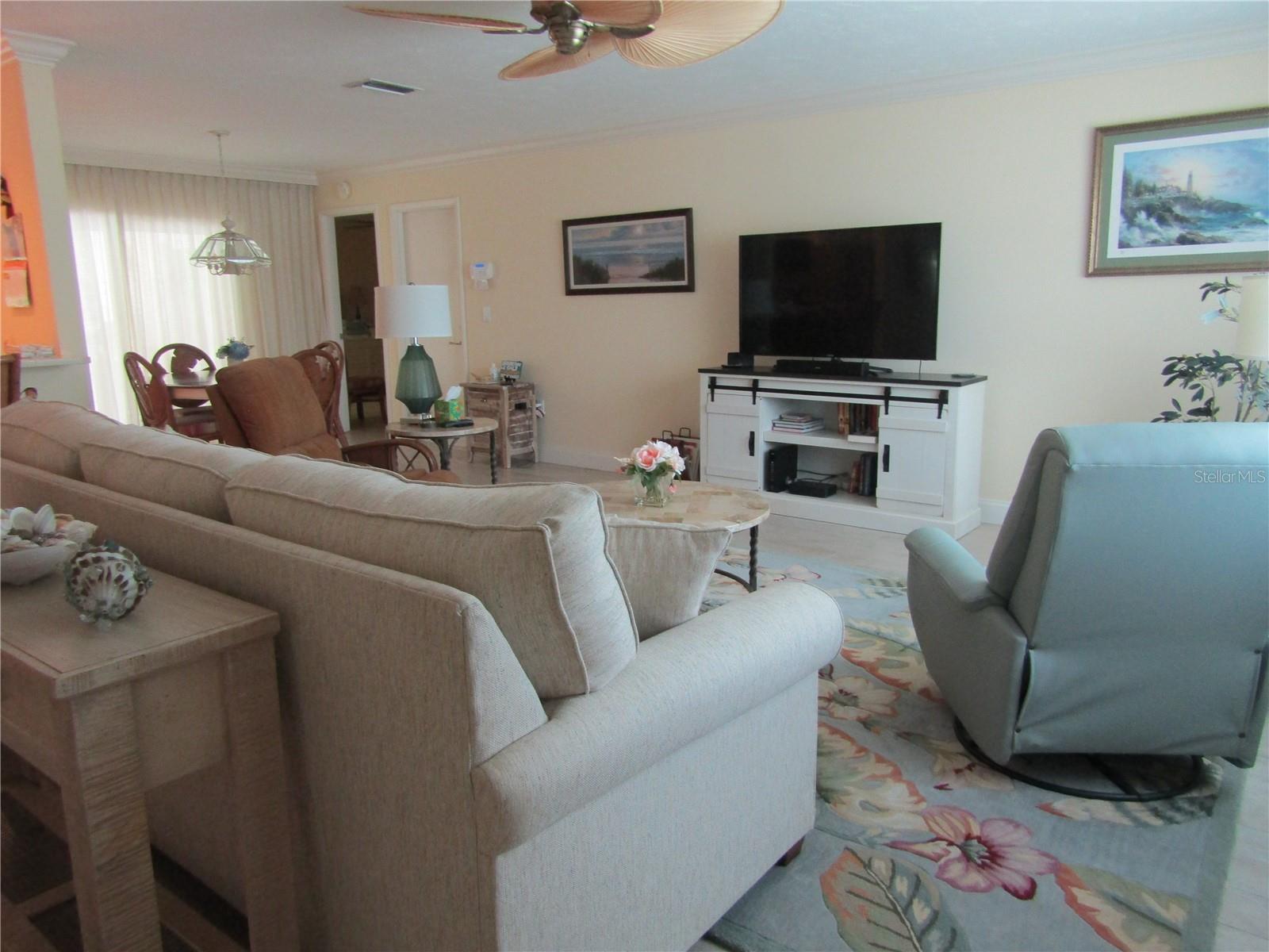 Image 3 of 26 For 4700 Greencroft Road