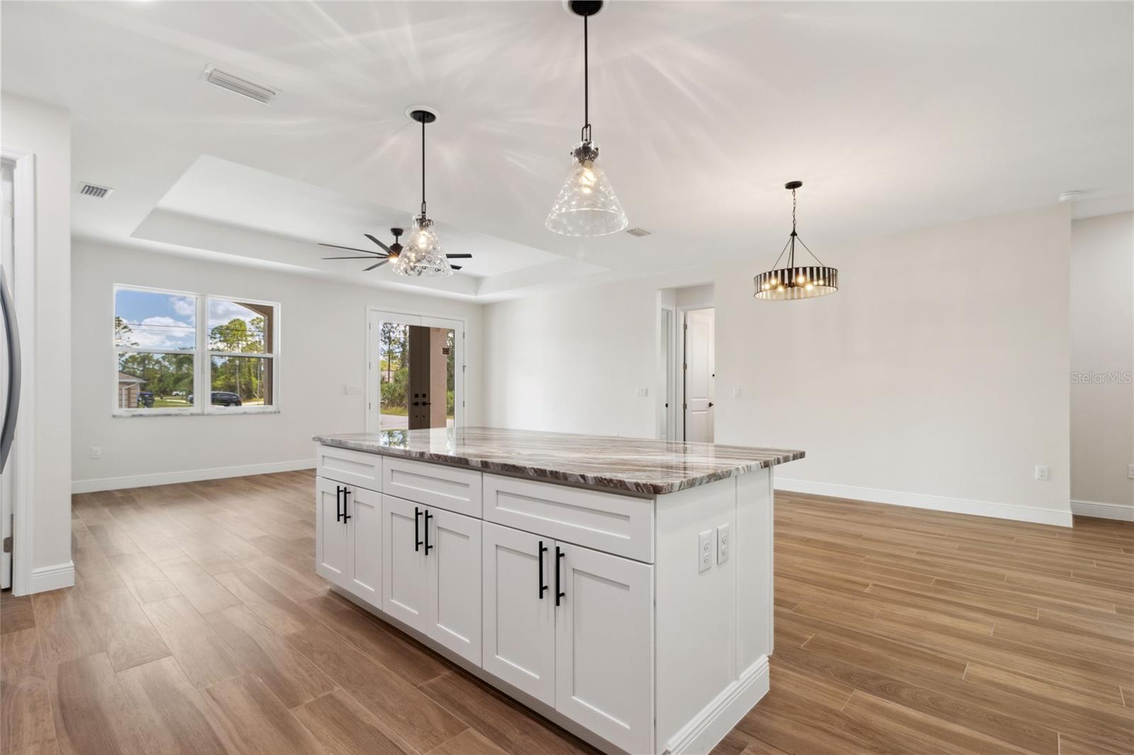 Image 7 of 23 For 2704 Gaspar Avenue