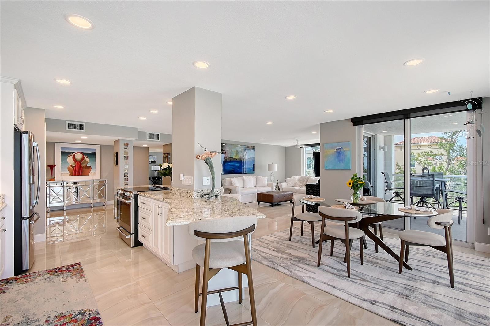 Listing photo id 10 for 2425 Gulf Of Mexico Drive 6a