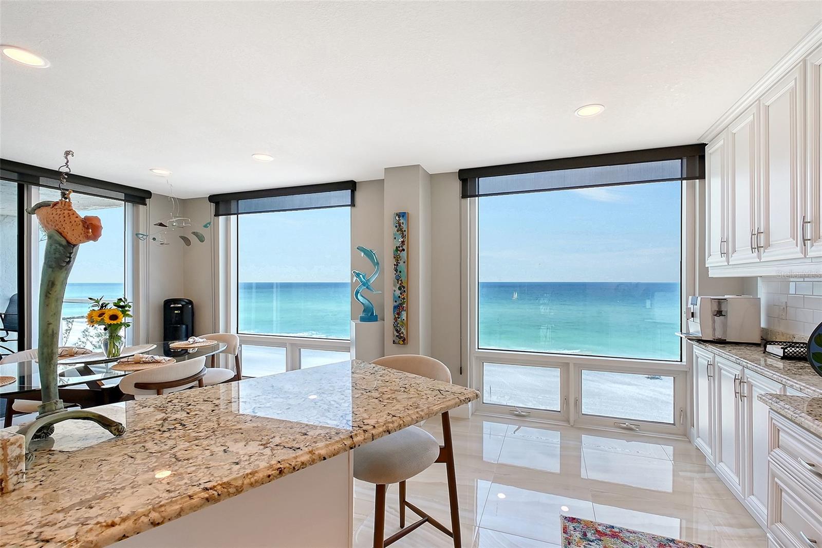 Listing photo id 12 for 2425 Gulf Of Mexico Drive 6a