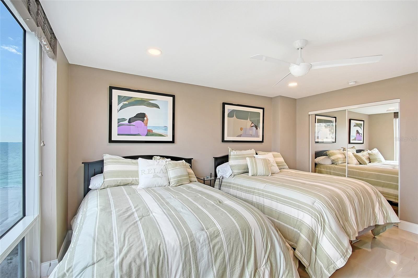 Listing photo id 17 for 2425 Gulf Of Mexico Drive 6a