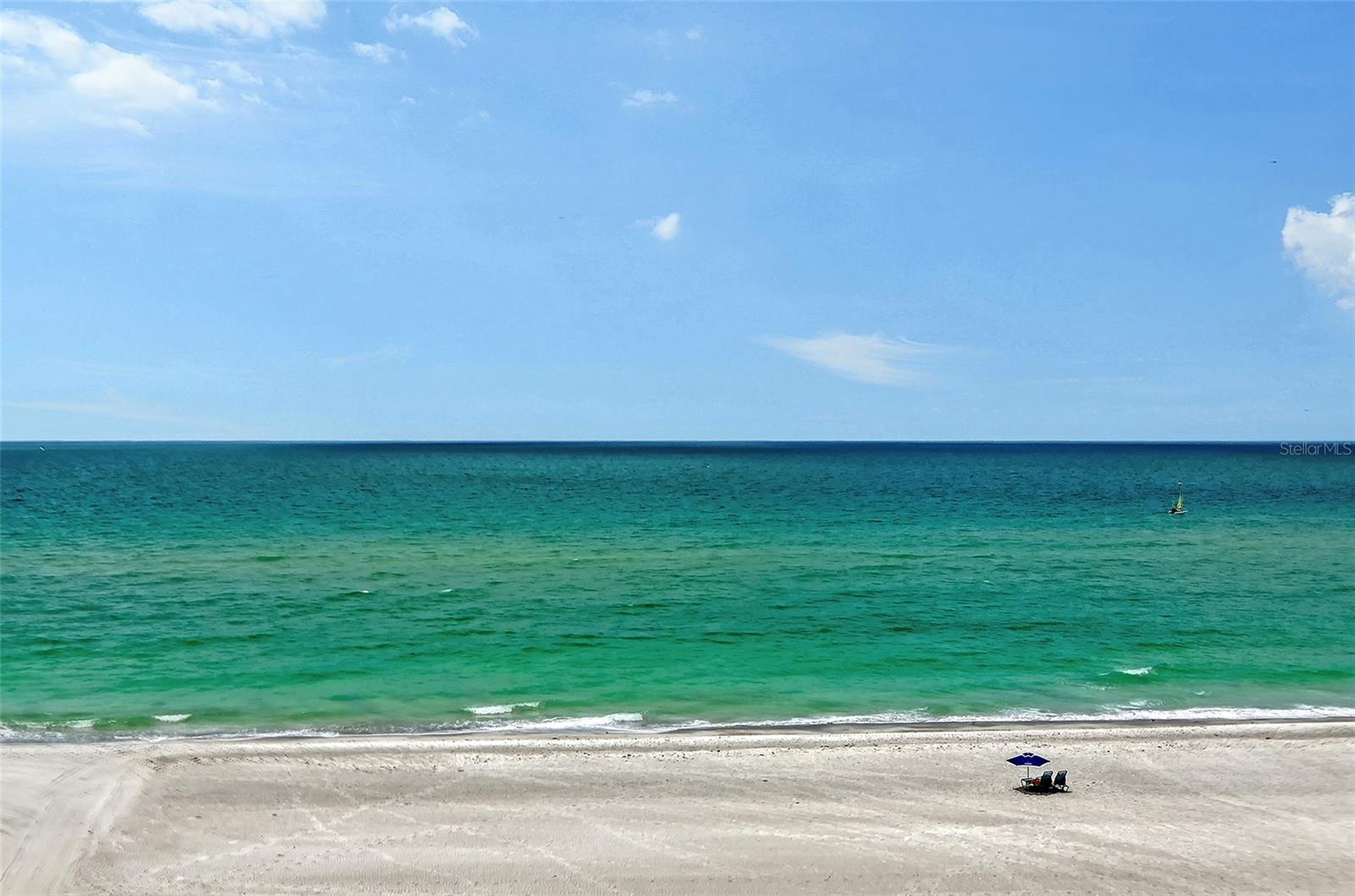 Listing photo id 24 for 2425 Gulf Of Mexico Drive 6a