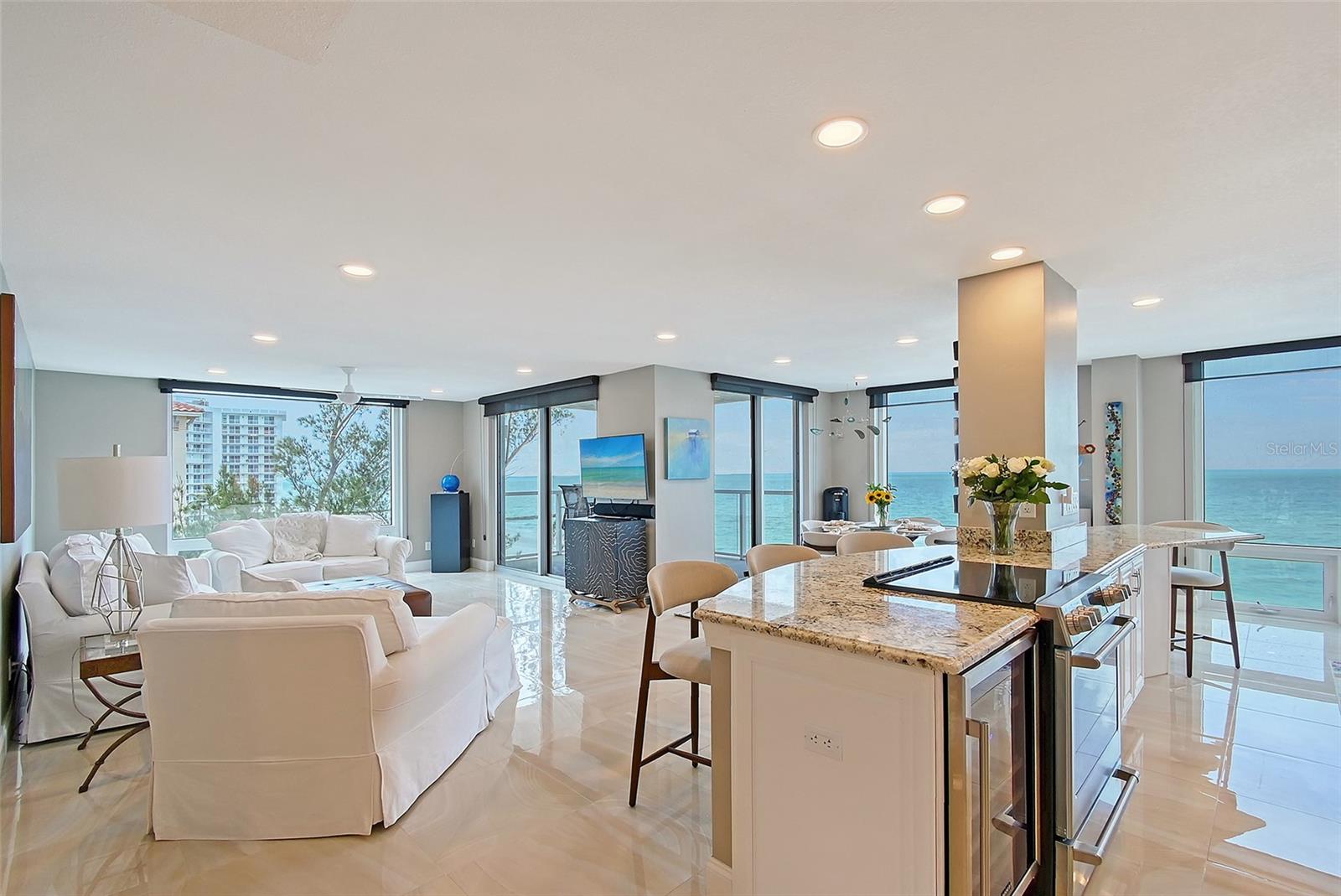 Listing photo id 1 for 2425 Gulf Of Mexico Drive 6a