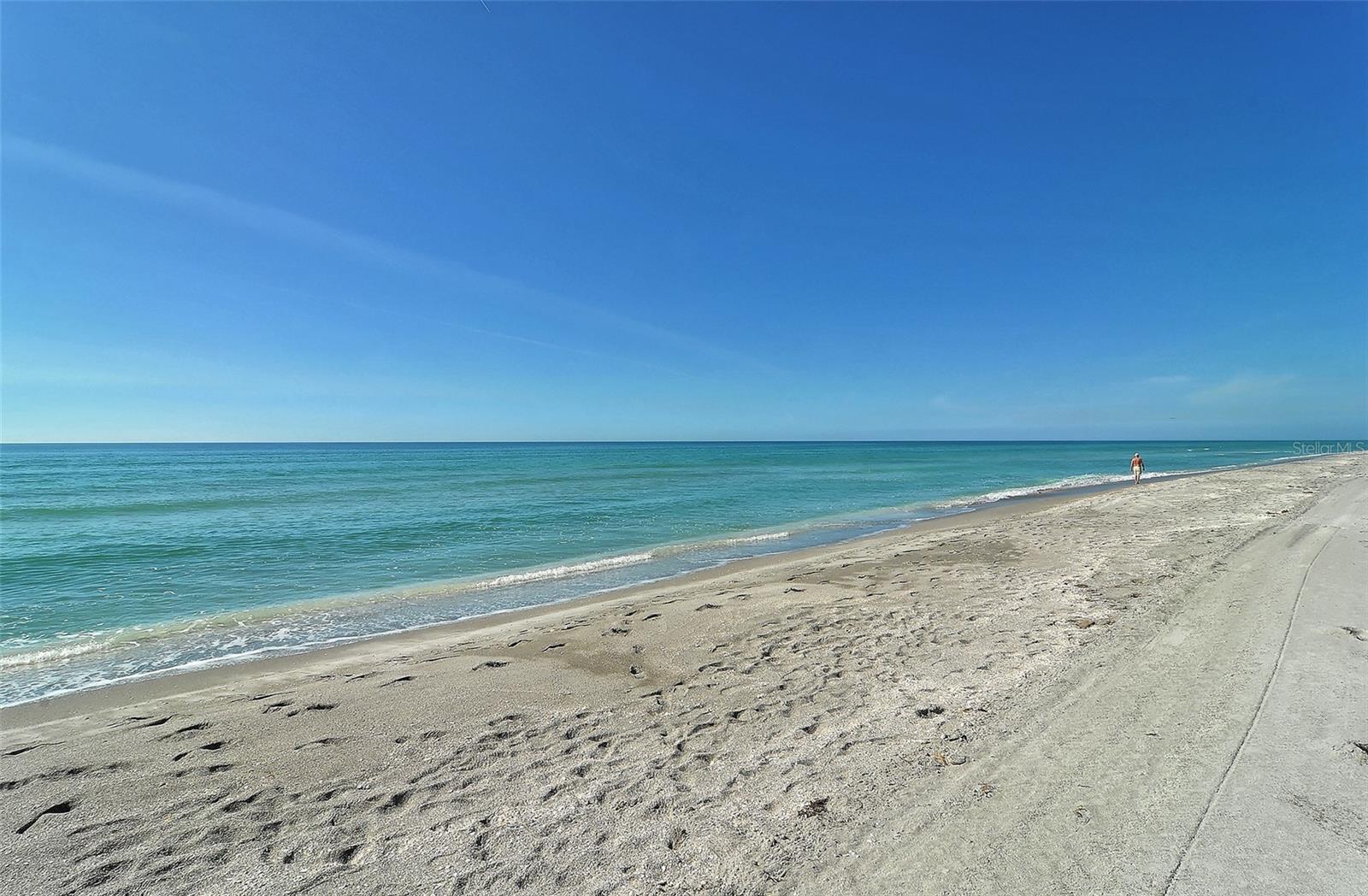Listing photo id 36 for 2425 Gulf Of Mexico Drive 6a