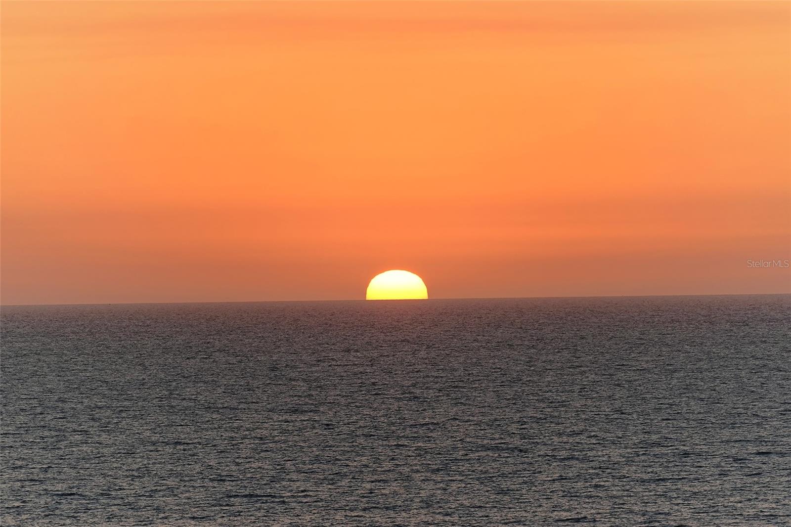 Listing photo id 37 for 2425 Gulf Of Mexico Drive 6a