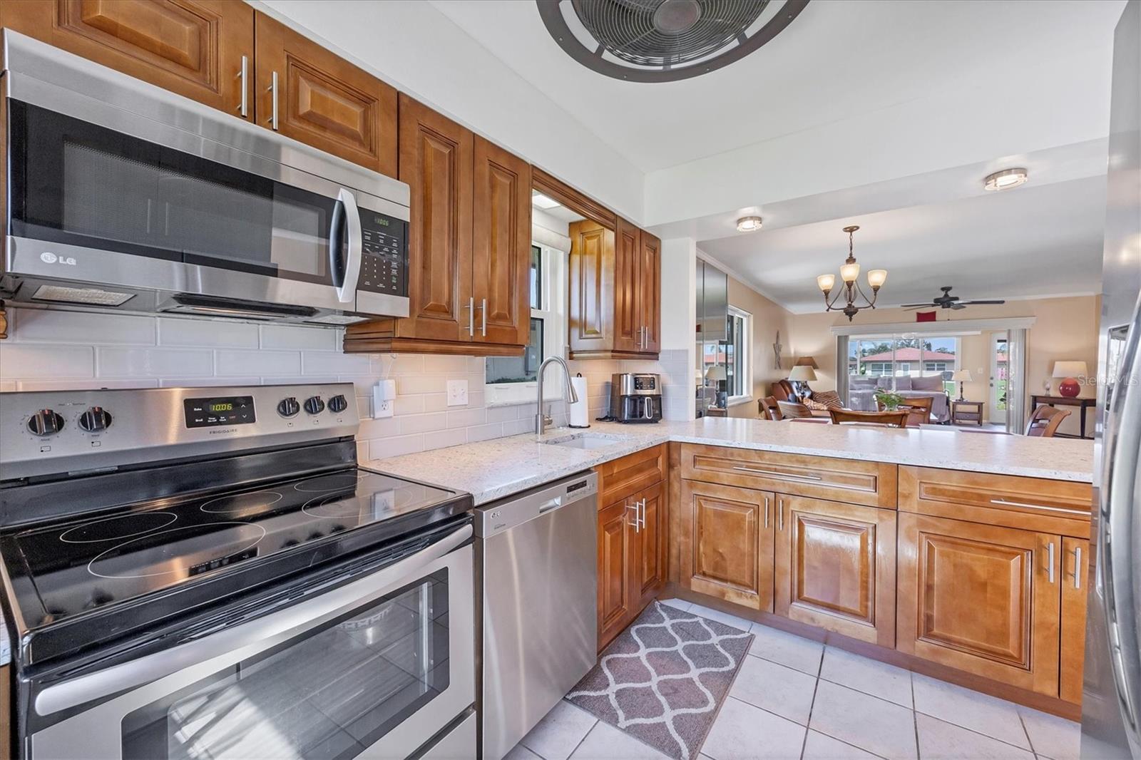 Image 10 of 39 For 6422 Auburn Avenue