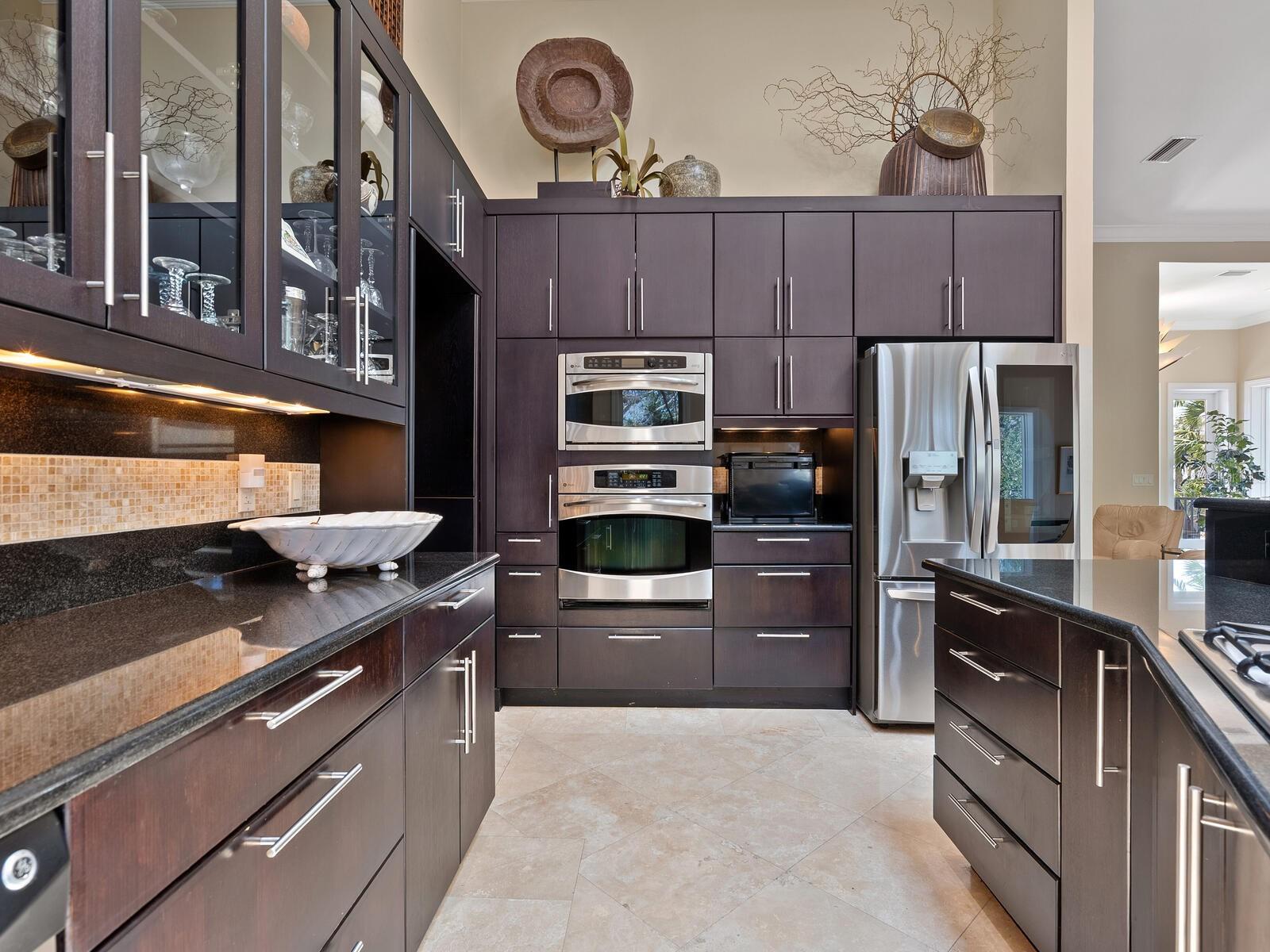 Image 3 of 66 For 7320 Melaleuca Way