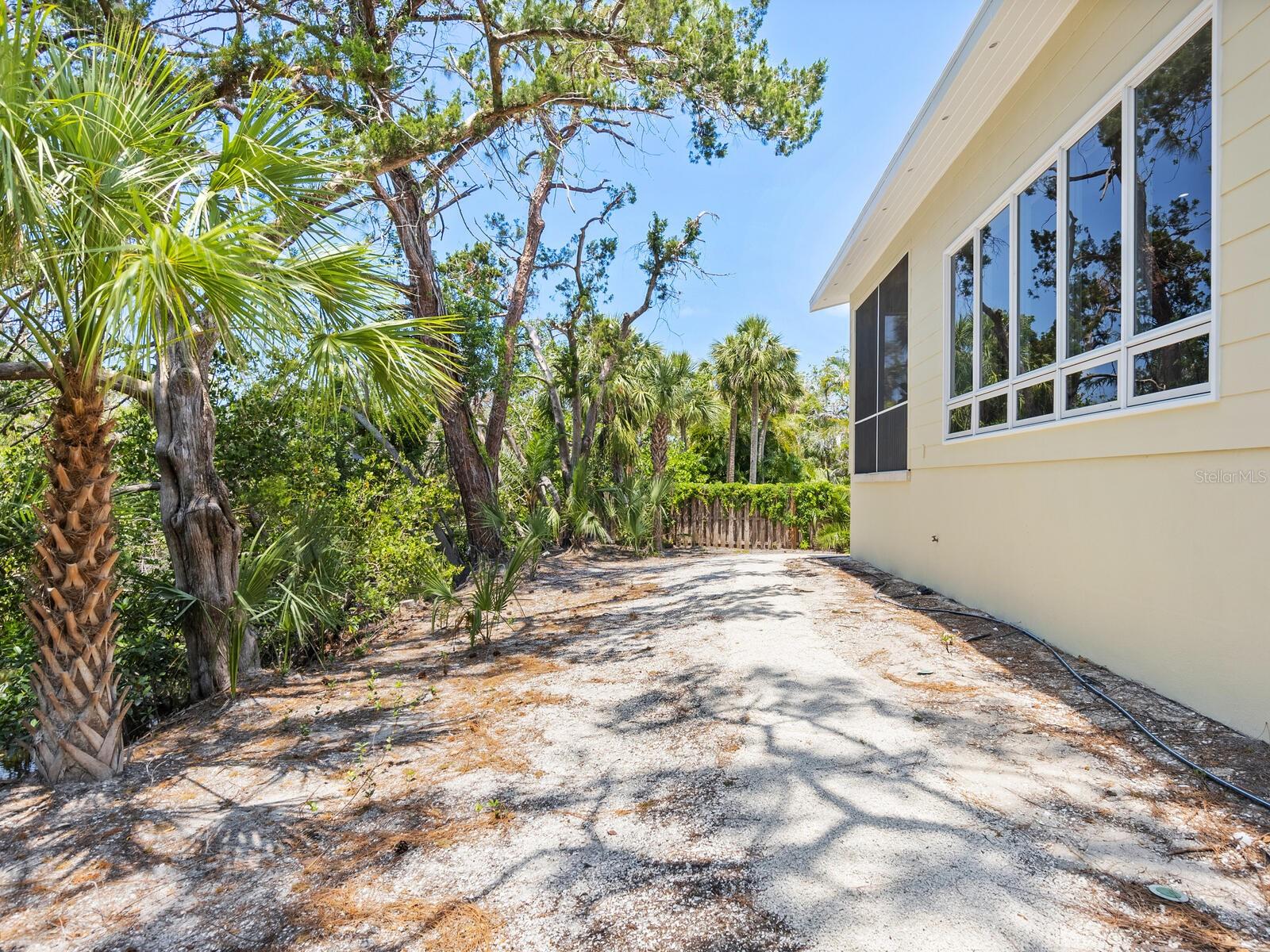 Image 57 of 66 For 7320 Melaleuca Way