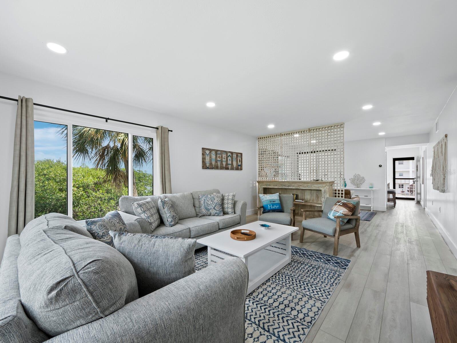 Image 11 of 41 For 3320 Gulf Of Mexico Drive 208c