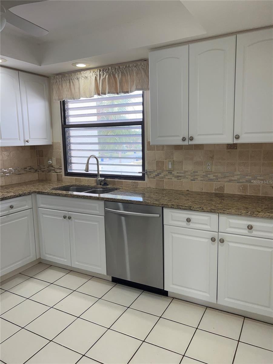 Image 6 of 17 For 3534 Richwood Link  44