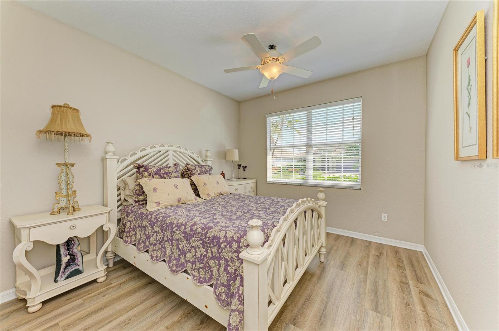 Image 19 of 40 For 350 River Enclave Court