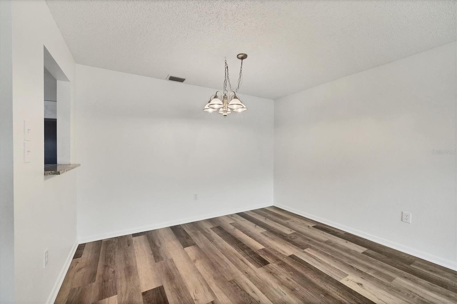 Image 14 of 44 For 4220 Center Pointe Lane 21
