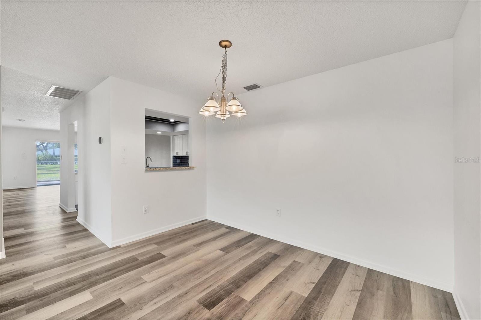 Image 15 of 44 For 4220 Center Pointe Lane 21