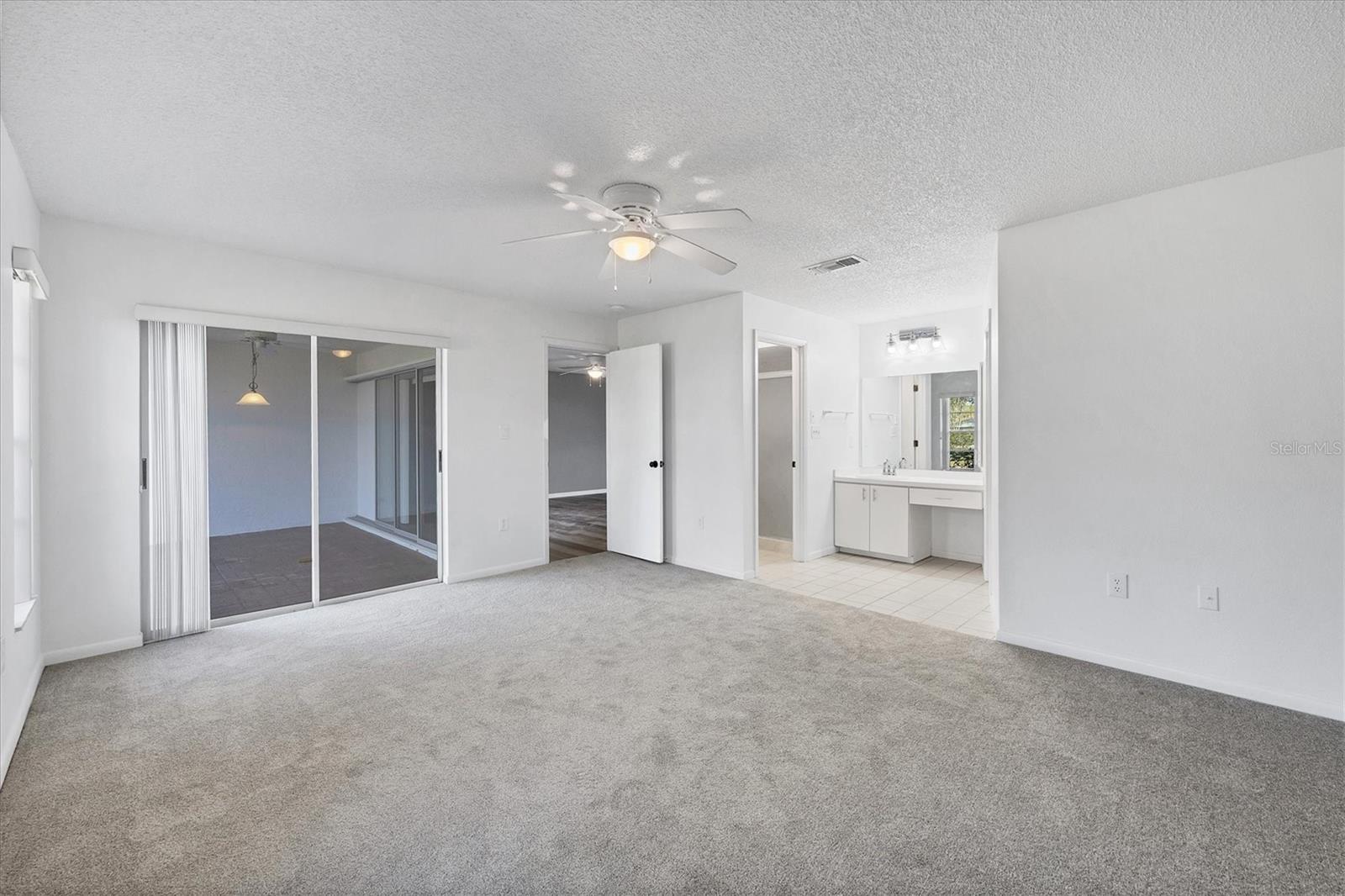 Image 22 of 44 For 4220 Center Pointe Lane 21