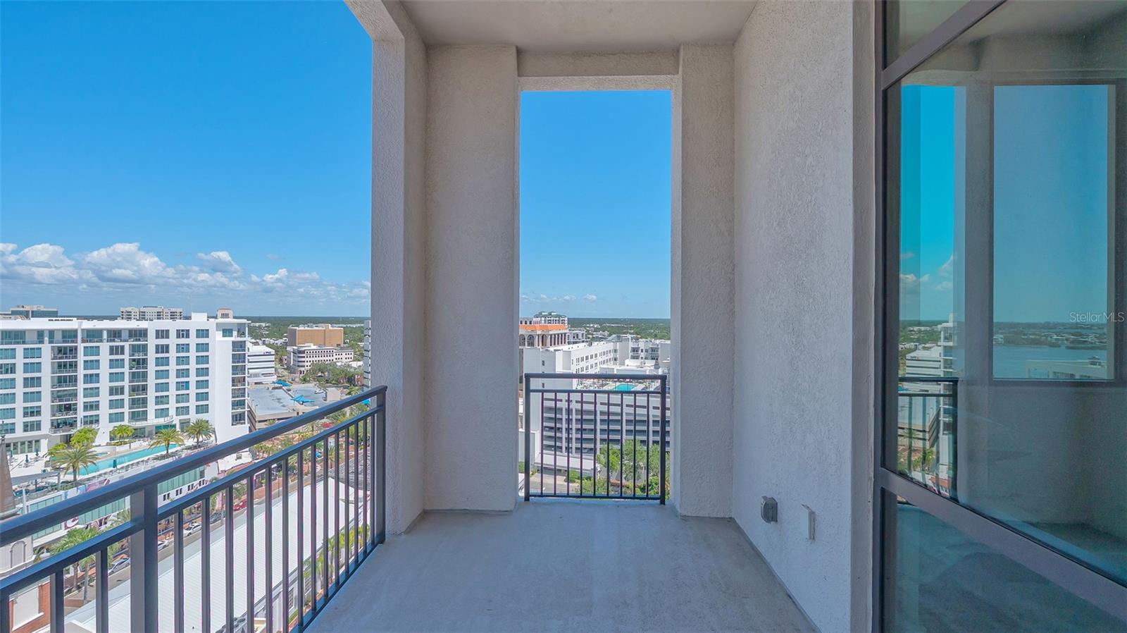 Image 17 of 88 For 33 Palm Avenue 1303
