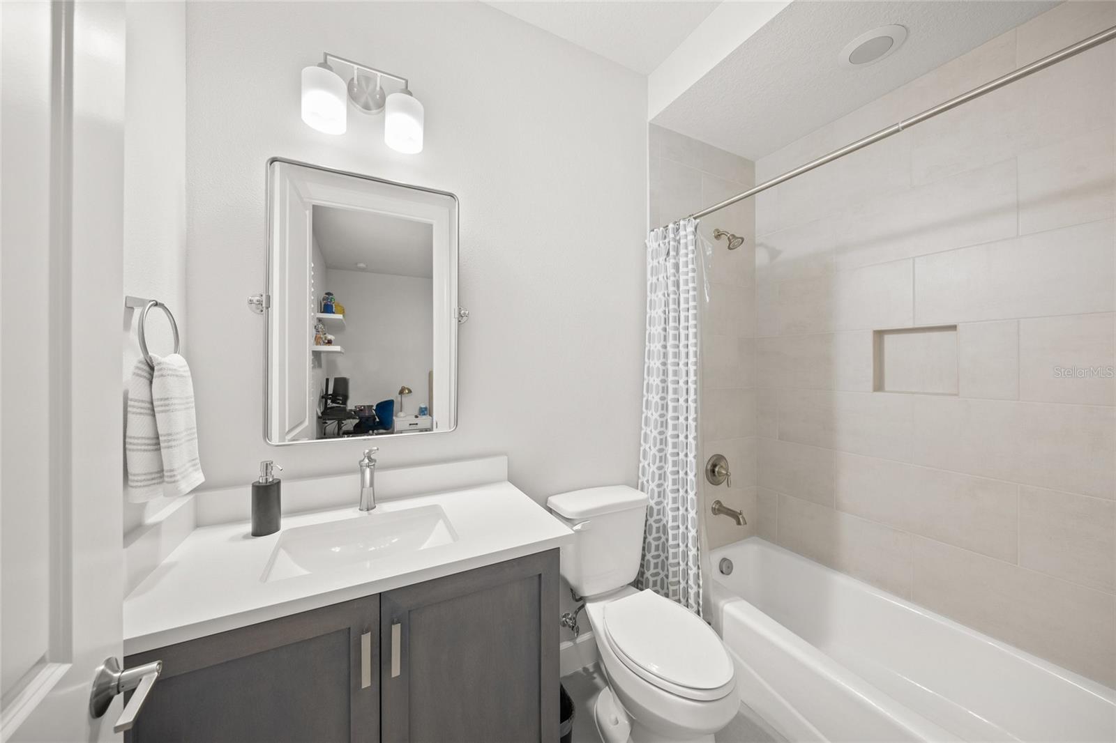Image 32 of 60 For 7717 Sandhill Lake Drive