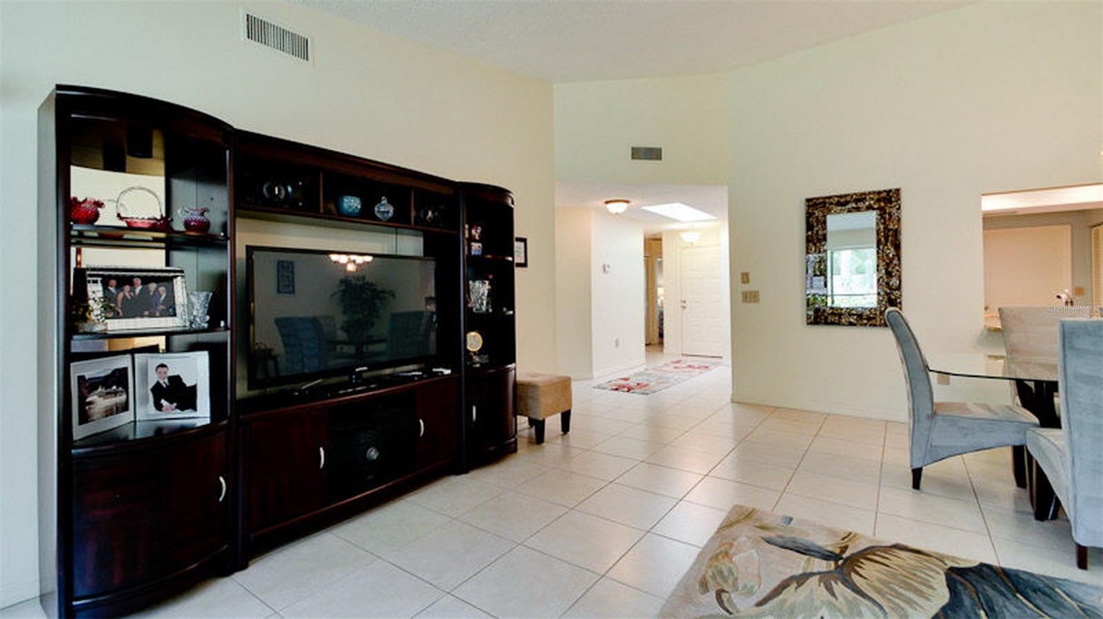 Image 3 of 38 For 7893 Timberwood Circle 183