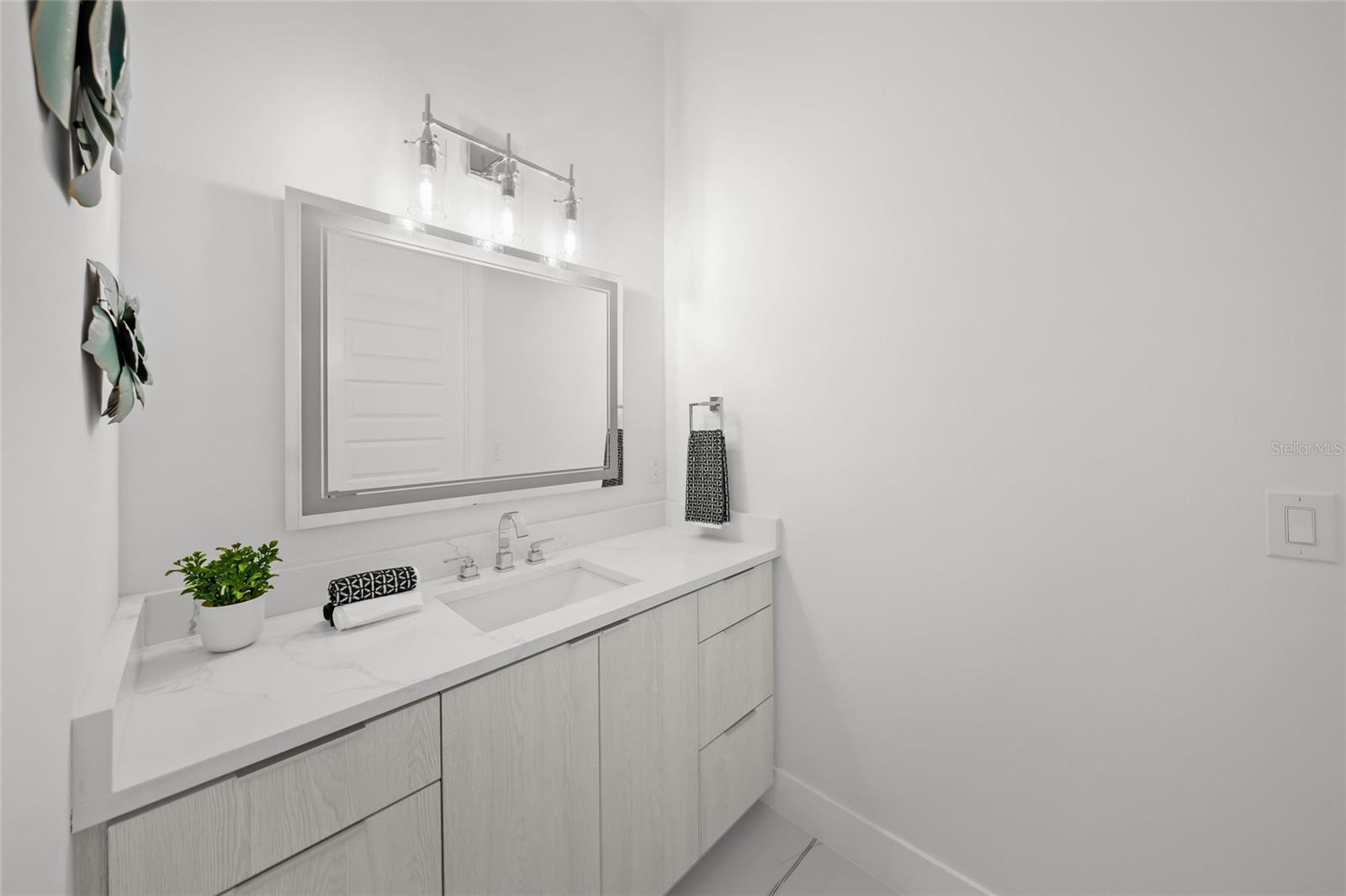 Image 23 of 58 For 4726 Rivetta Court