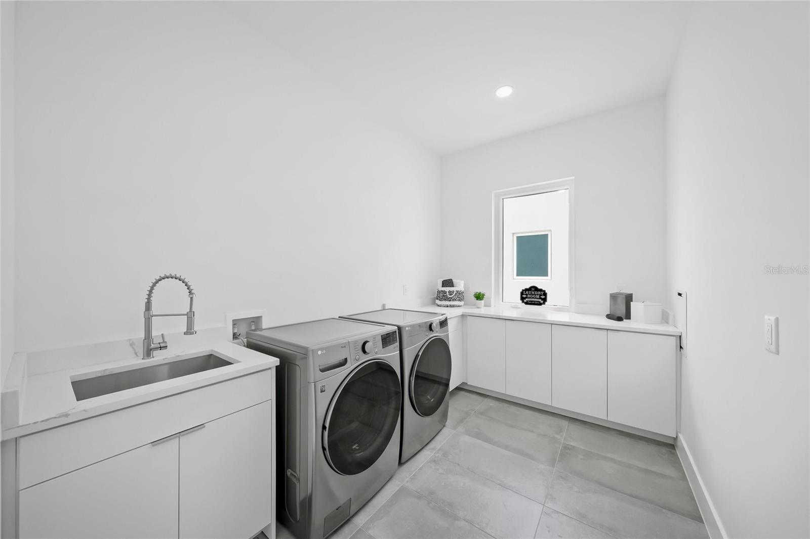Image 30 of 58 For 4726 Rivetta Court