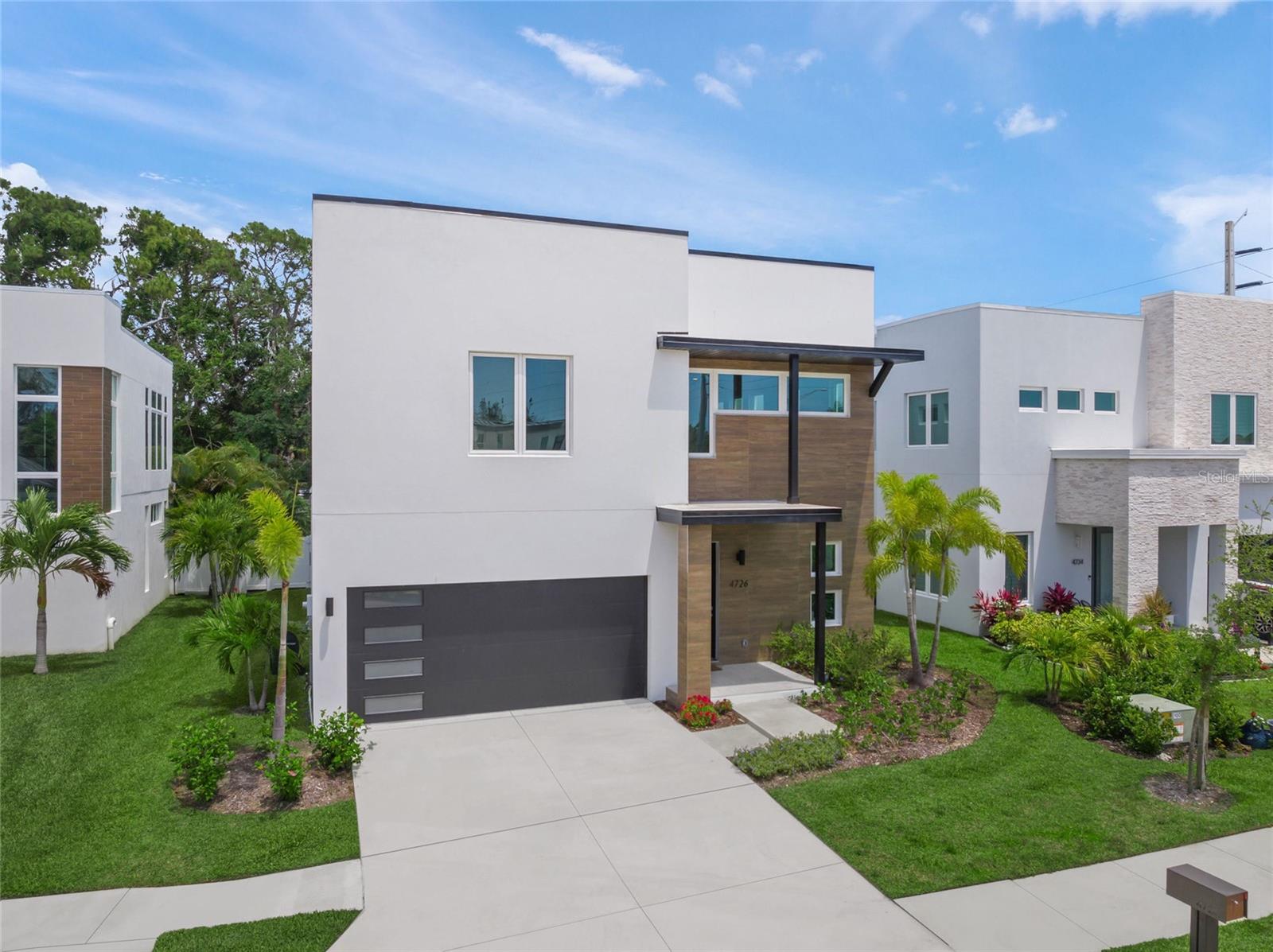 Image 35 of 58 For 4726 Rivetta Court