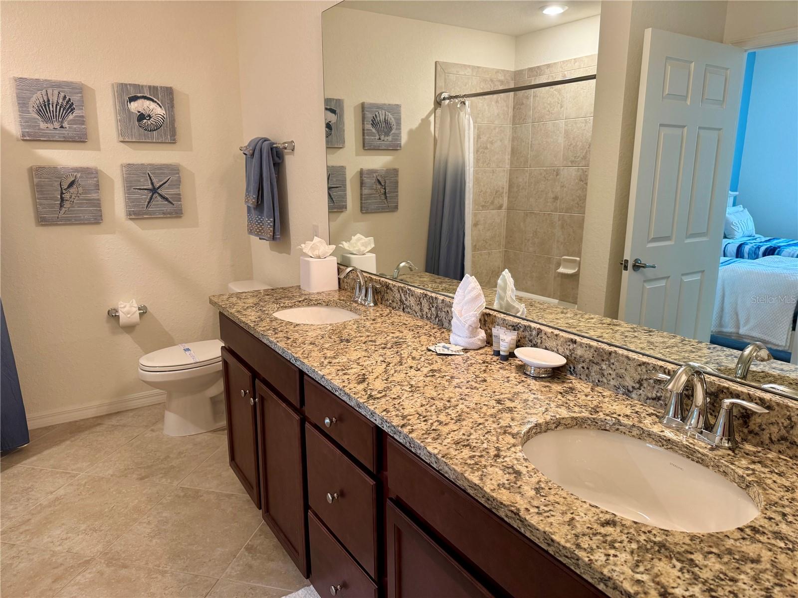 Image 12 of 92 For 16904 Vardon Terrace 201