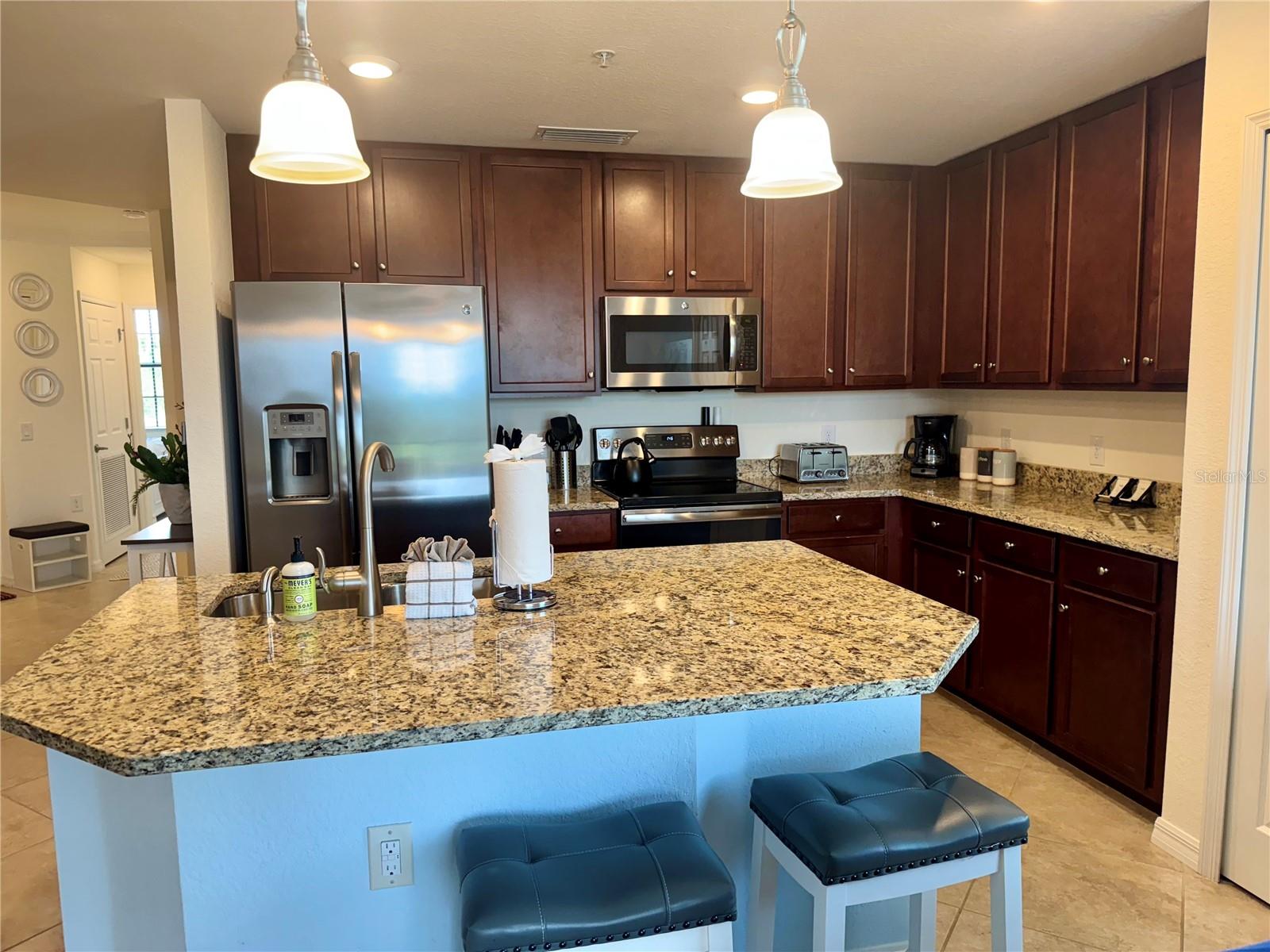 Image 9 of 92 For 16904 Vardon Terrace 201