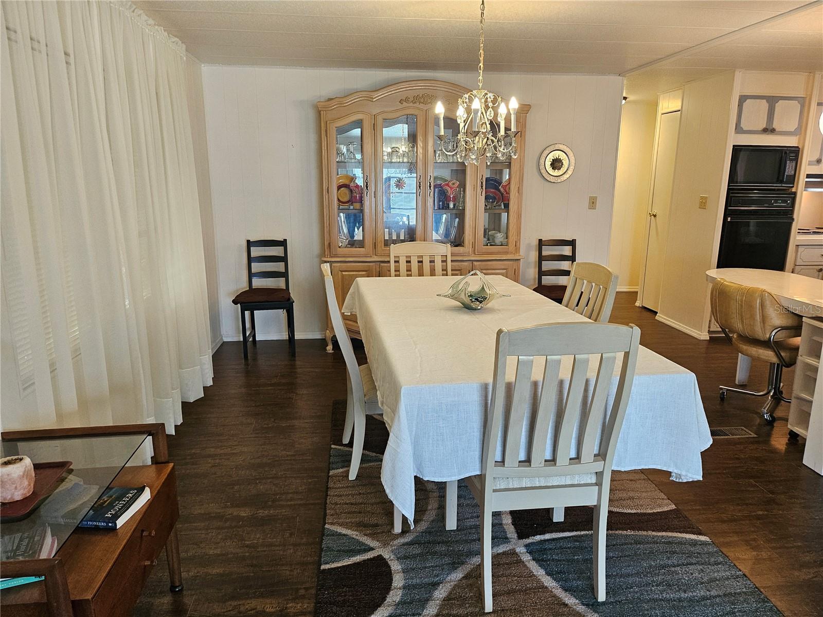 Image 11 of 64 For 3318 Oakwood Boulevard S