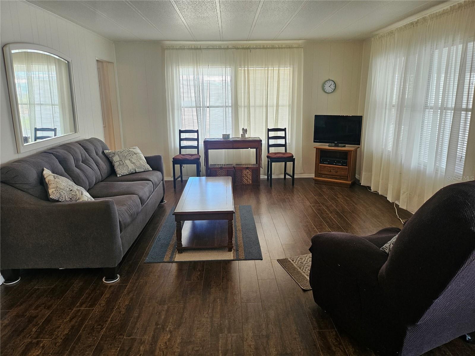 Image 13 of 64 For 3318 Oakwood Boulevard S