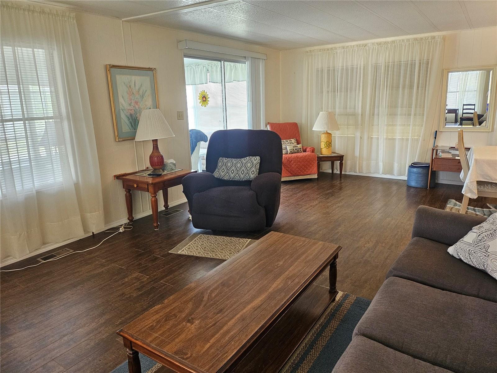 Image 15 of 64 For 3318 Oakwood Boulevard S