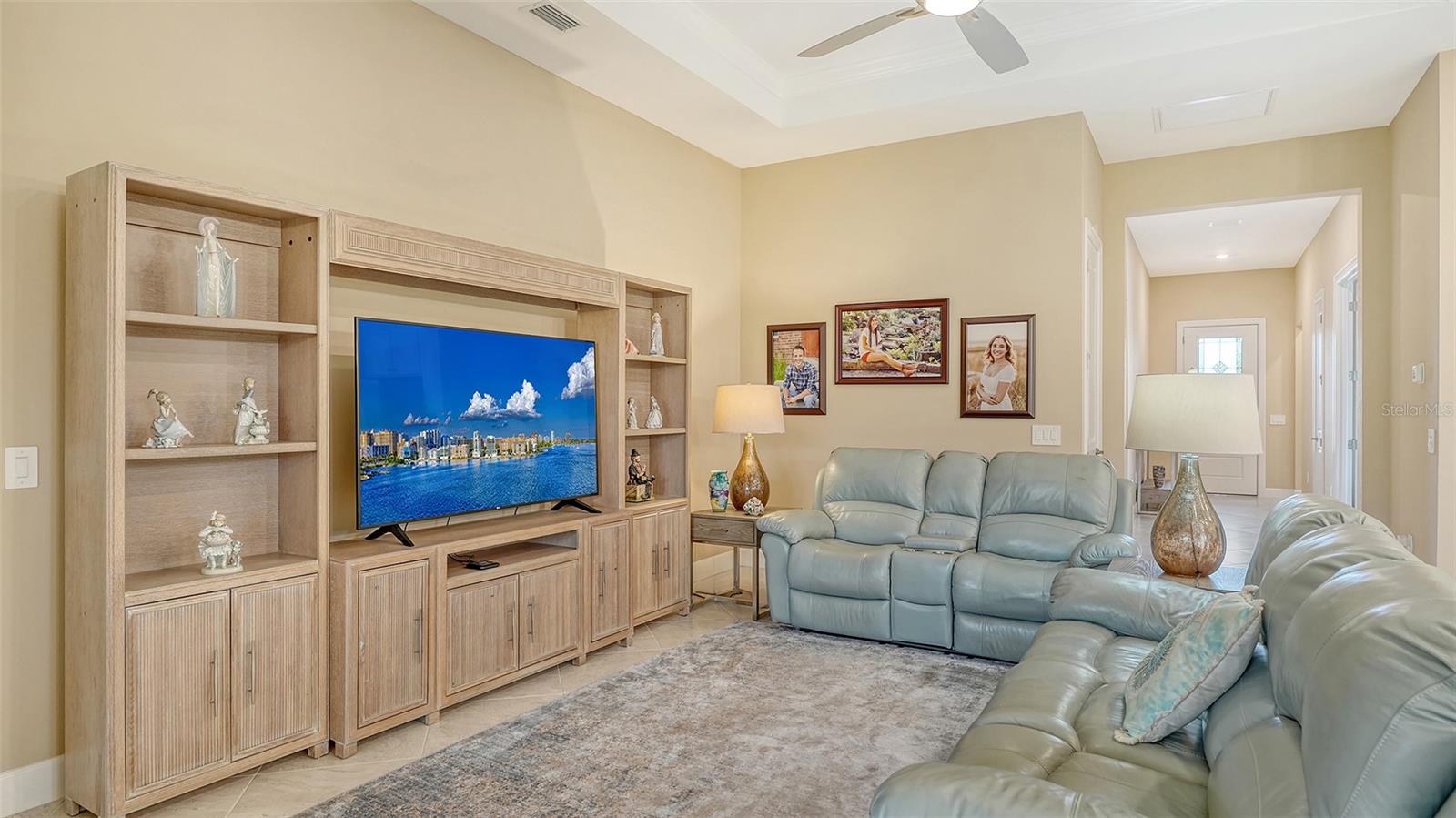 Image 11 of 53 For 17905 Waterville Place