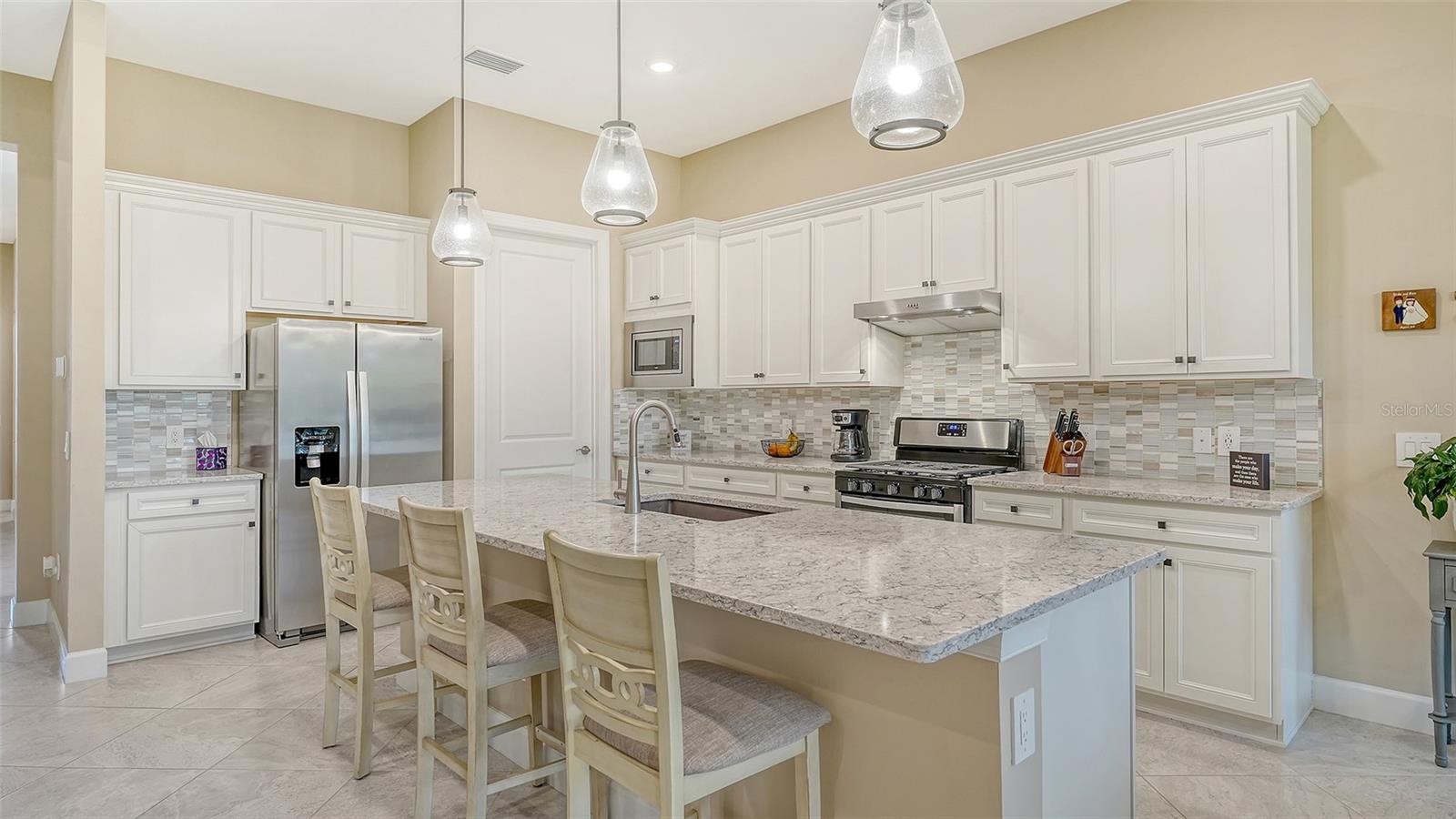 Image 8 of 53 For 17905 Waterville Place