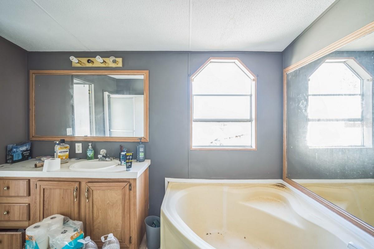 Image 17 of 24 For 5829 Coventry Drive