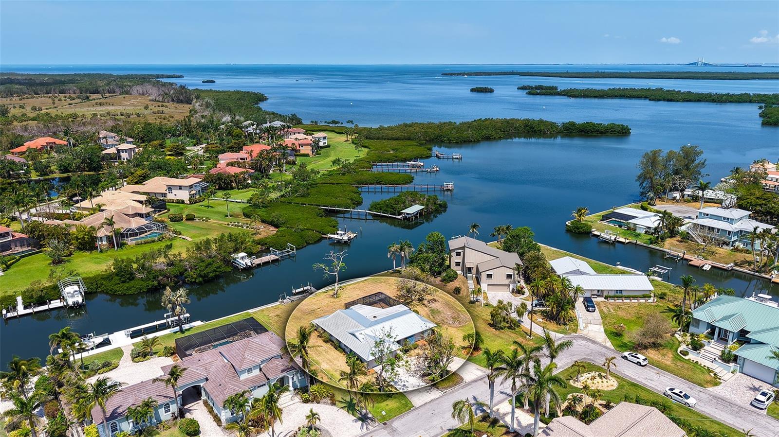 Listing photo id 49 for 4361 Pompano Lane