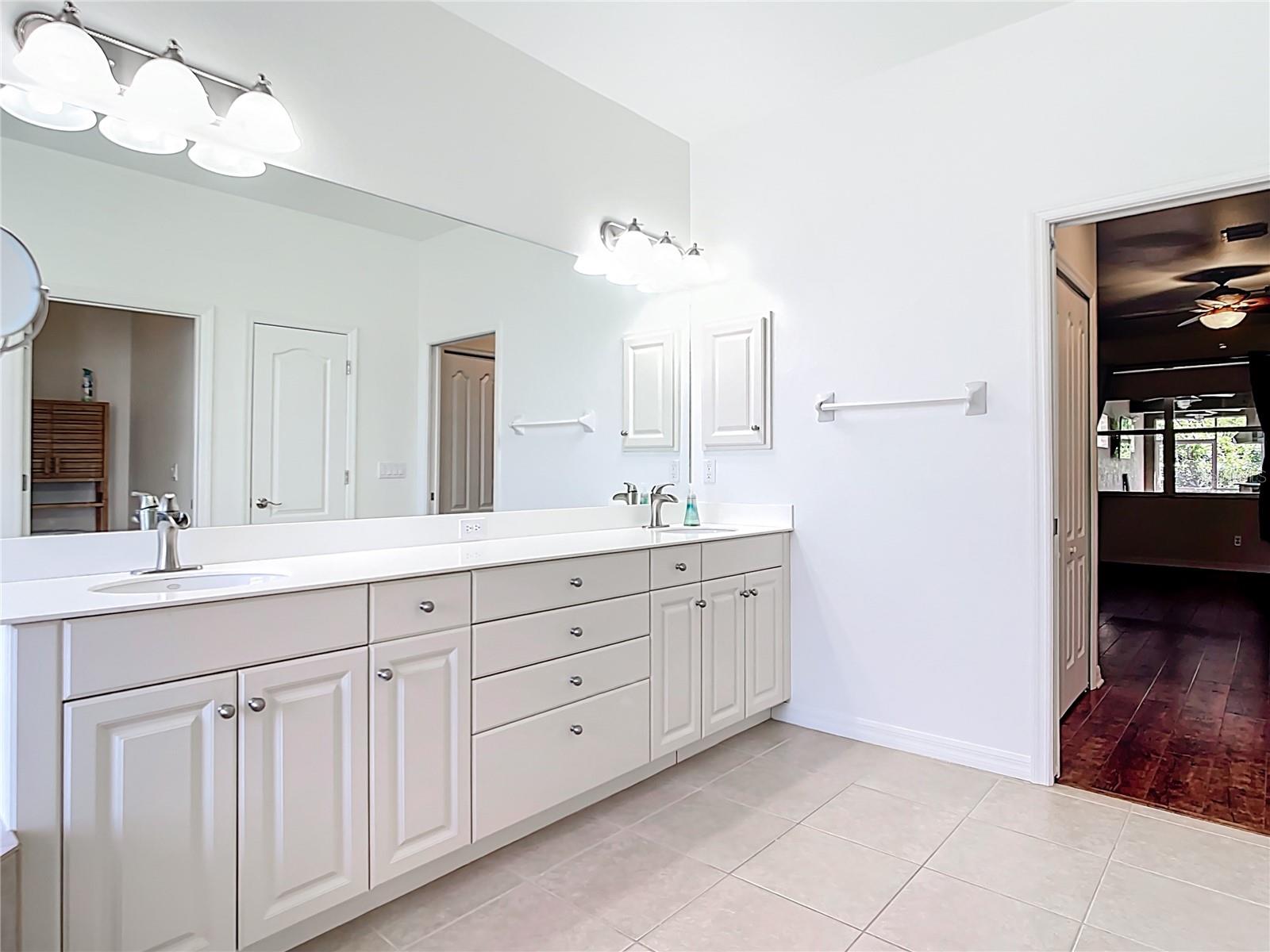 Image 47 of 78 For 4239 Corso Venetia Boulevard