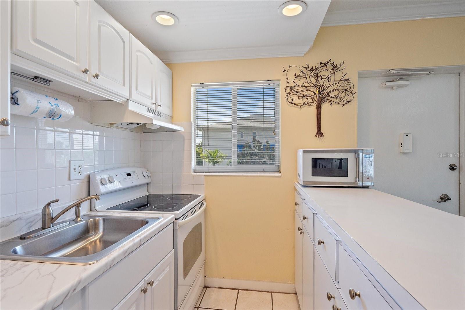 Image 11 of 27 For 475 Benjamin Franklin Drive 211