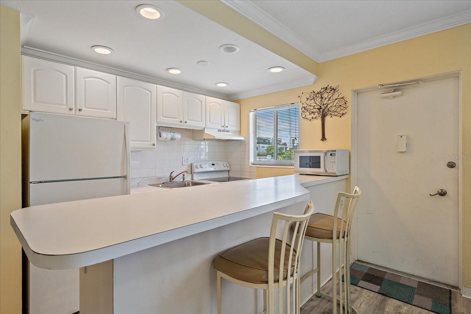 Image 8 of 27 For 475 Benjamin Franklin Drive 211