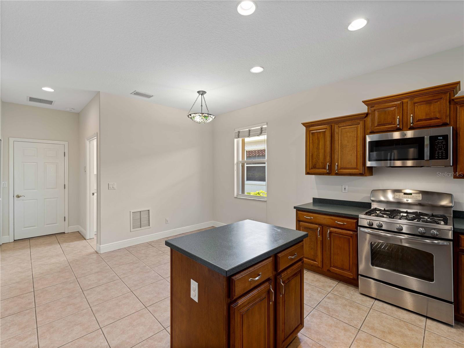 Image 9 of 35 For 6248 Donnington Court