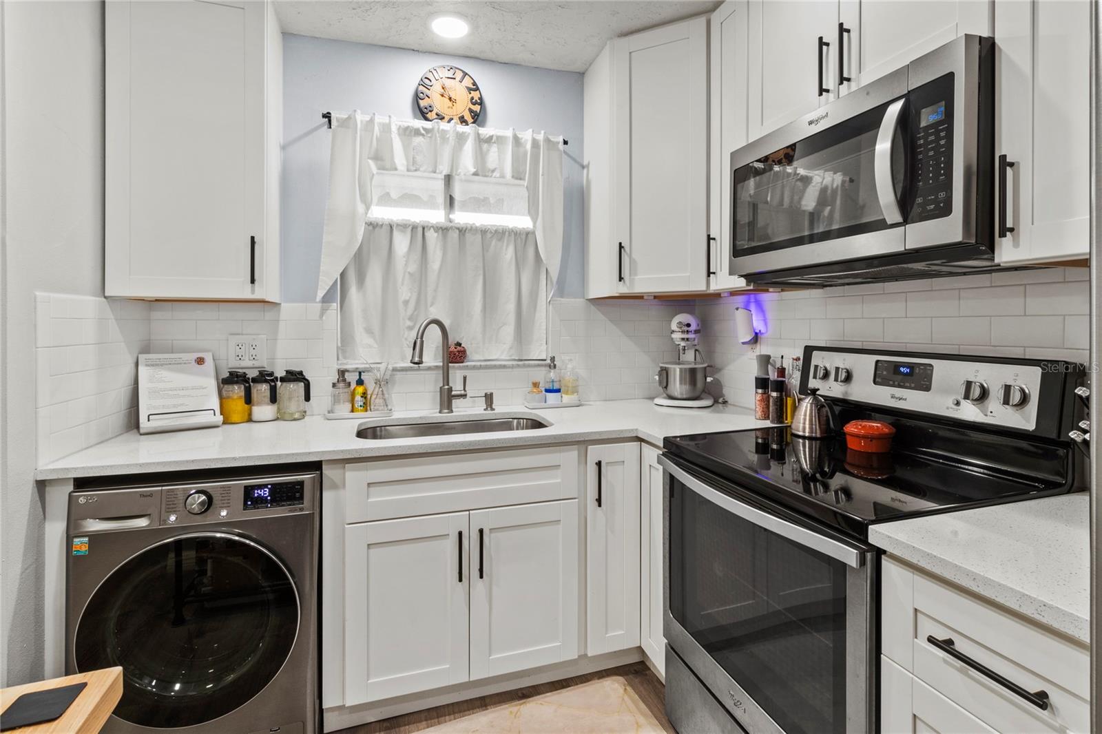 Image 3 of 38 For 4189 Heron Way 406e