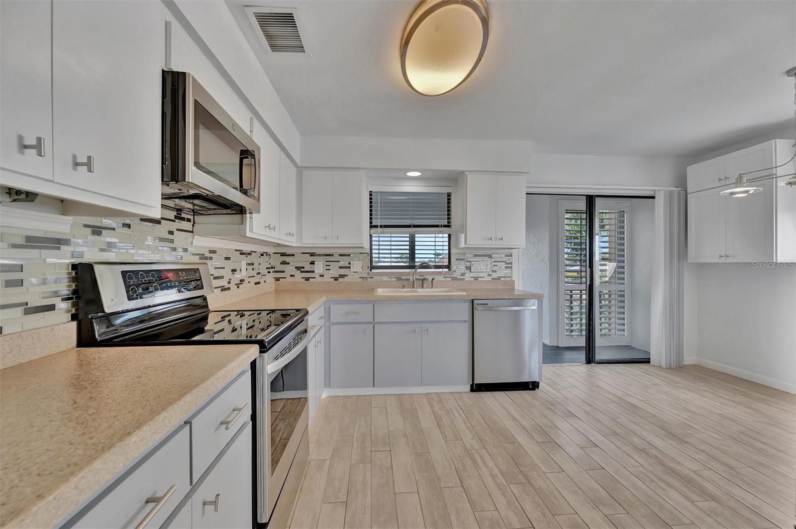 Image 17 of 69 For 8710 54th Avenue W 8710