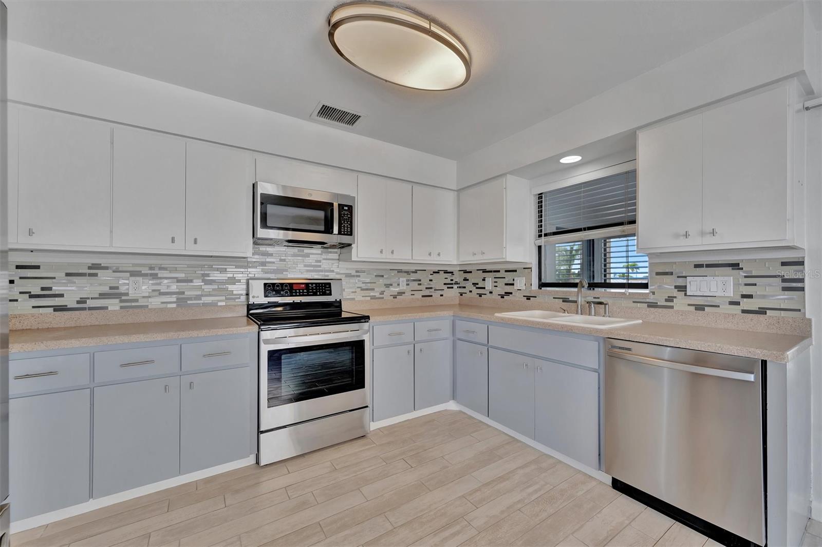Image 18 of 69 For 8710 54th Avenue W 8710