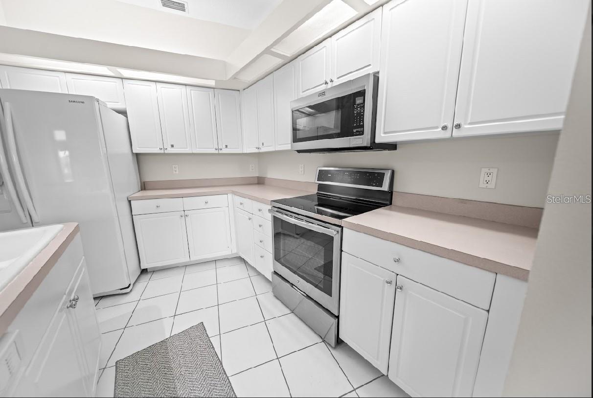Image 7 of 29 For 4621 34th Court E
