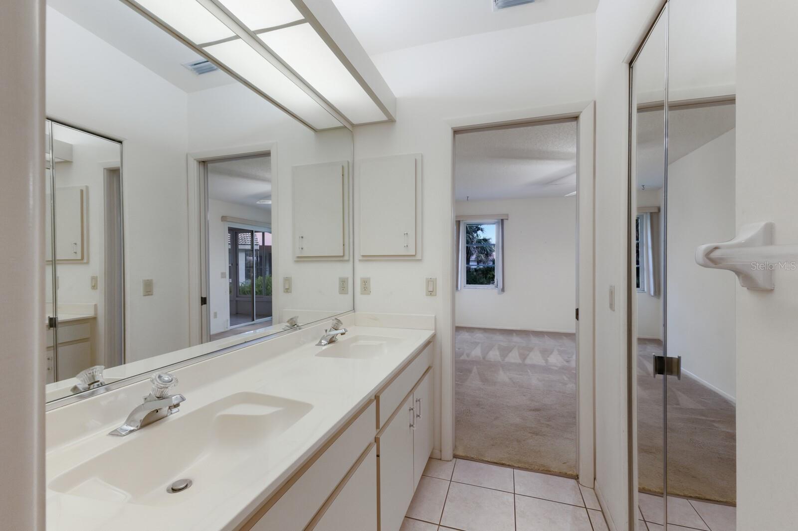 Image 13 of 45 For 5712 Garden Lakes Drive
