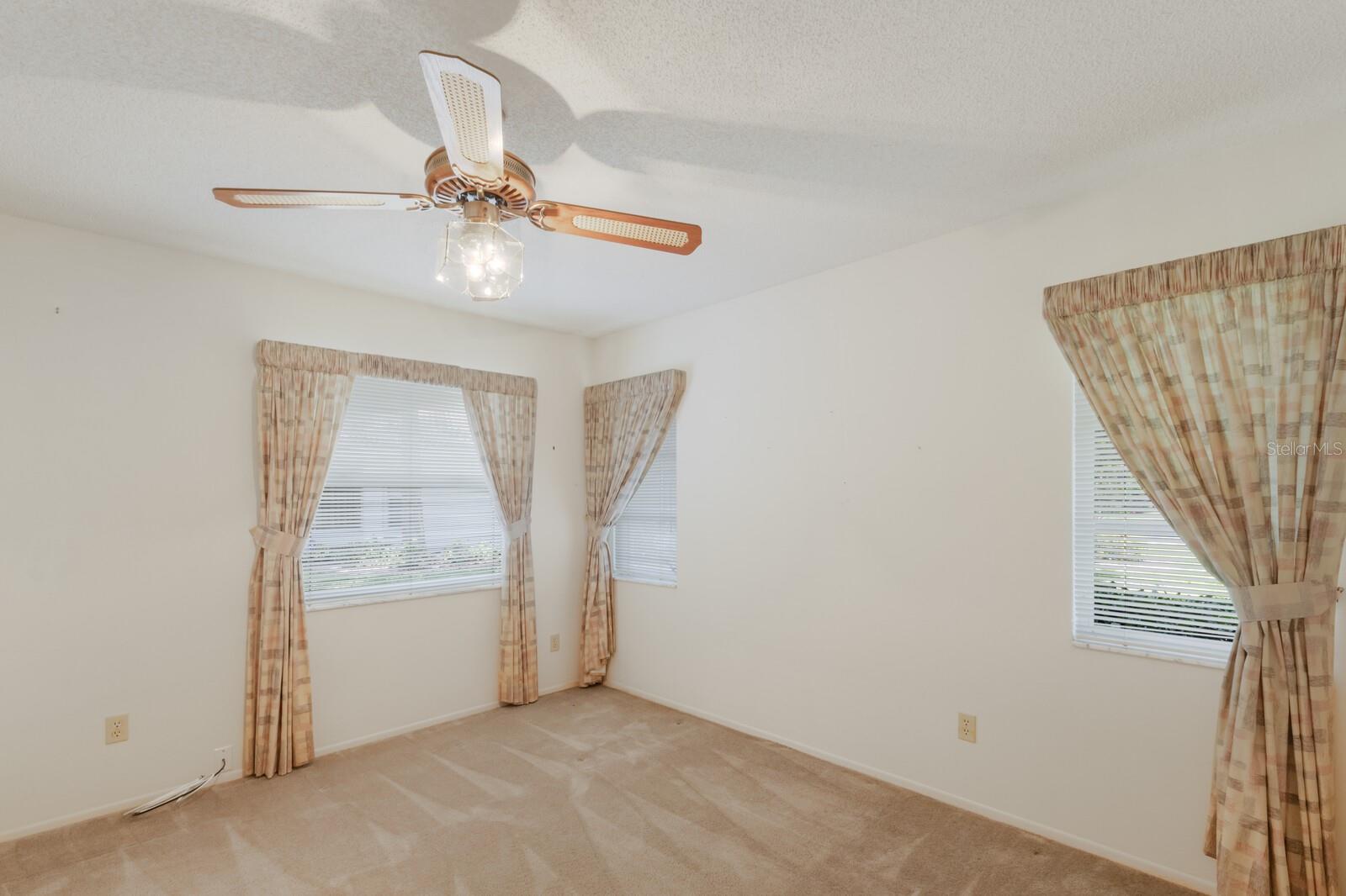 Image 15 of 45 For 5712 Garden Lakes Drive
