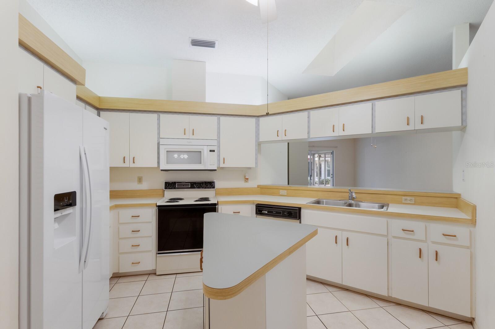 Image 22 of 45 For 5712 Garden Lakes Drive