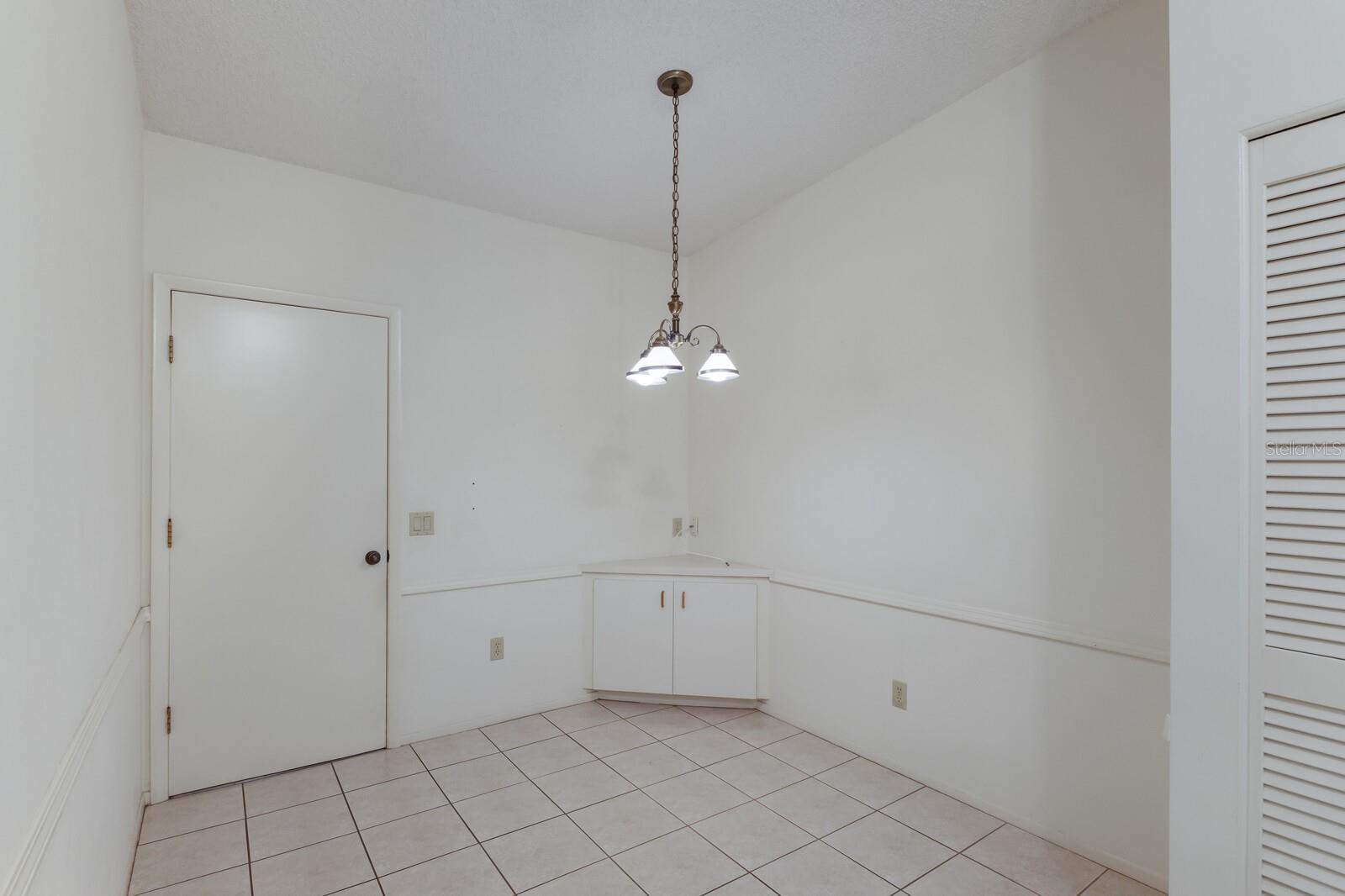 Image 23 of 45 For 5712 Garden Lakes Drive