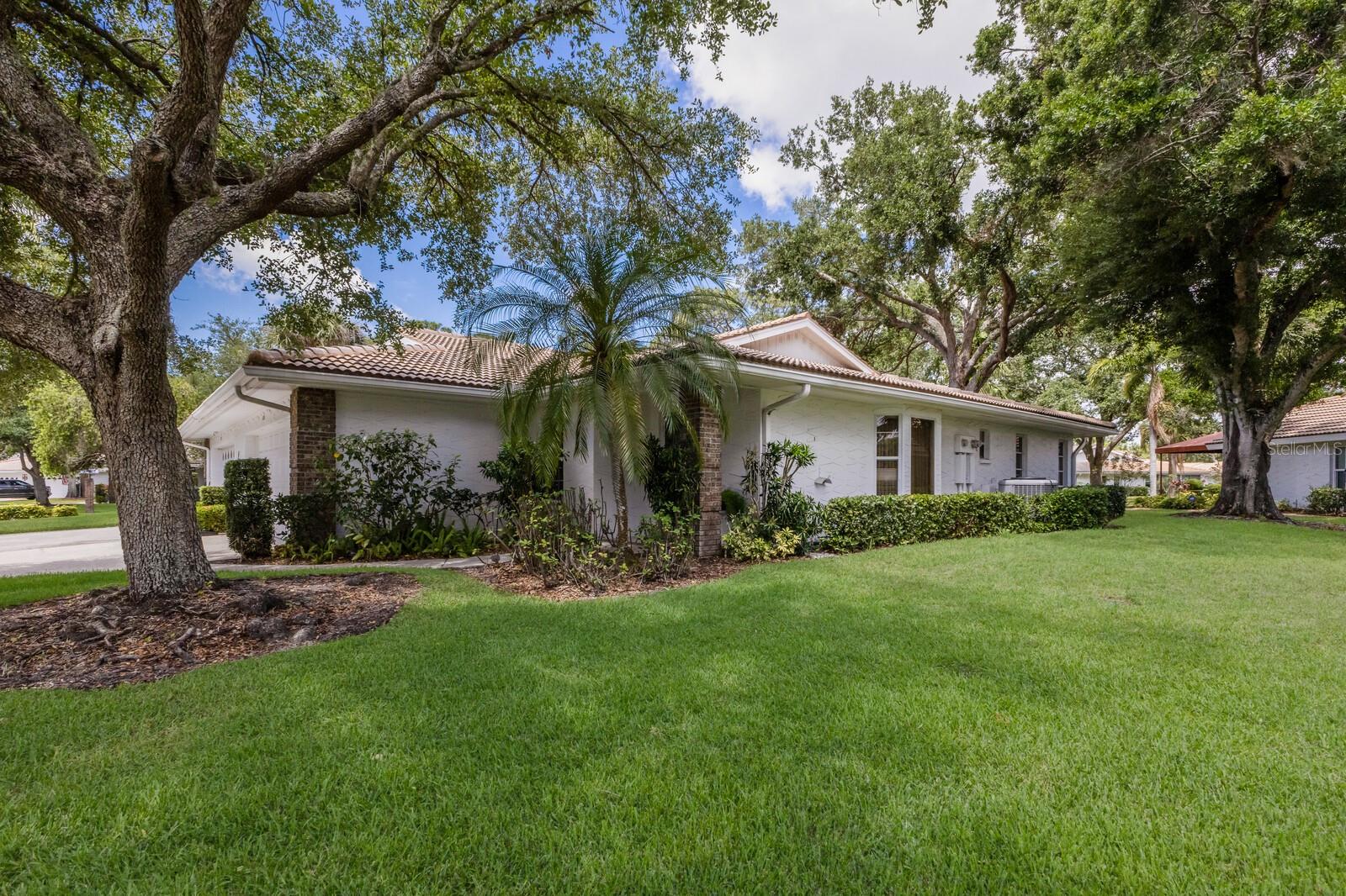 Image 4 of 45 For 5712 Garden Lakes Drive