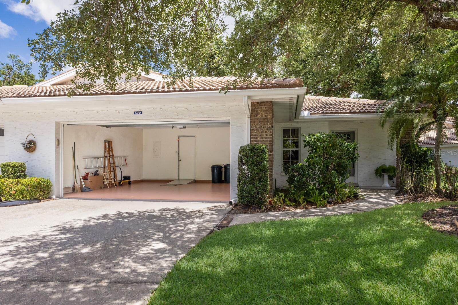 Image 5 of 45 For 5712 Garden Lakes Drive