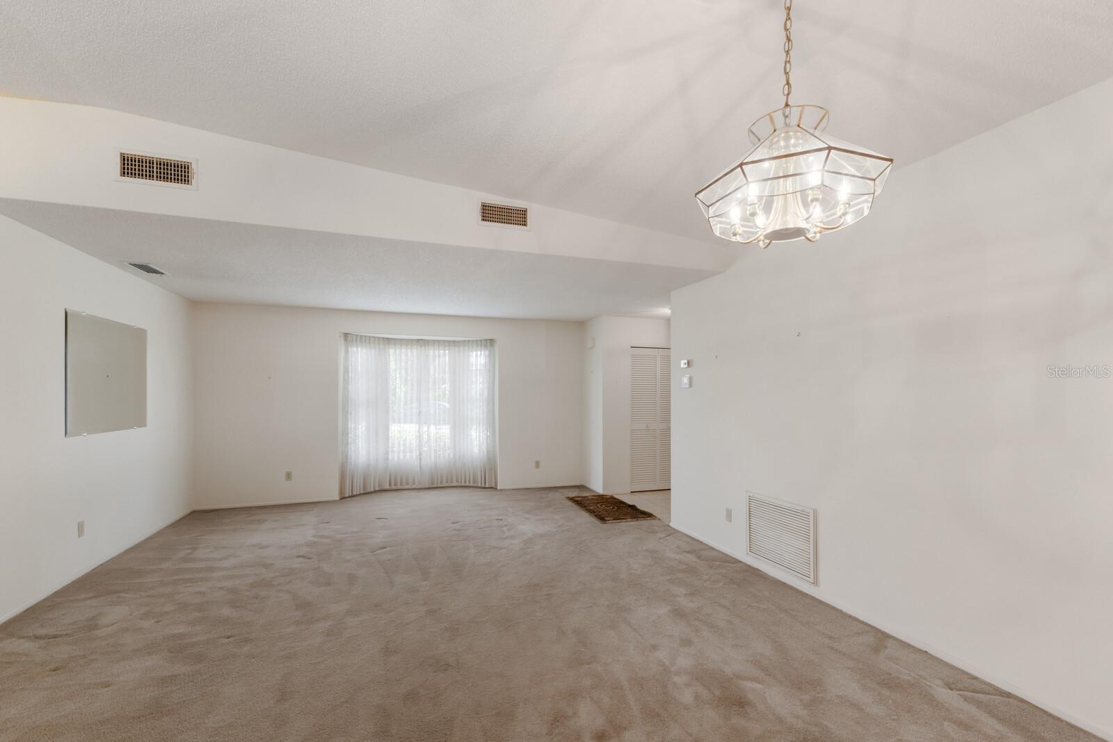 Image 7 of 45 For 5712 Garden Lakes Drive